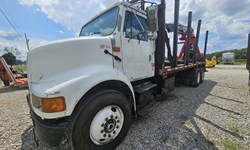 2001 International 8100 Truck-Log